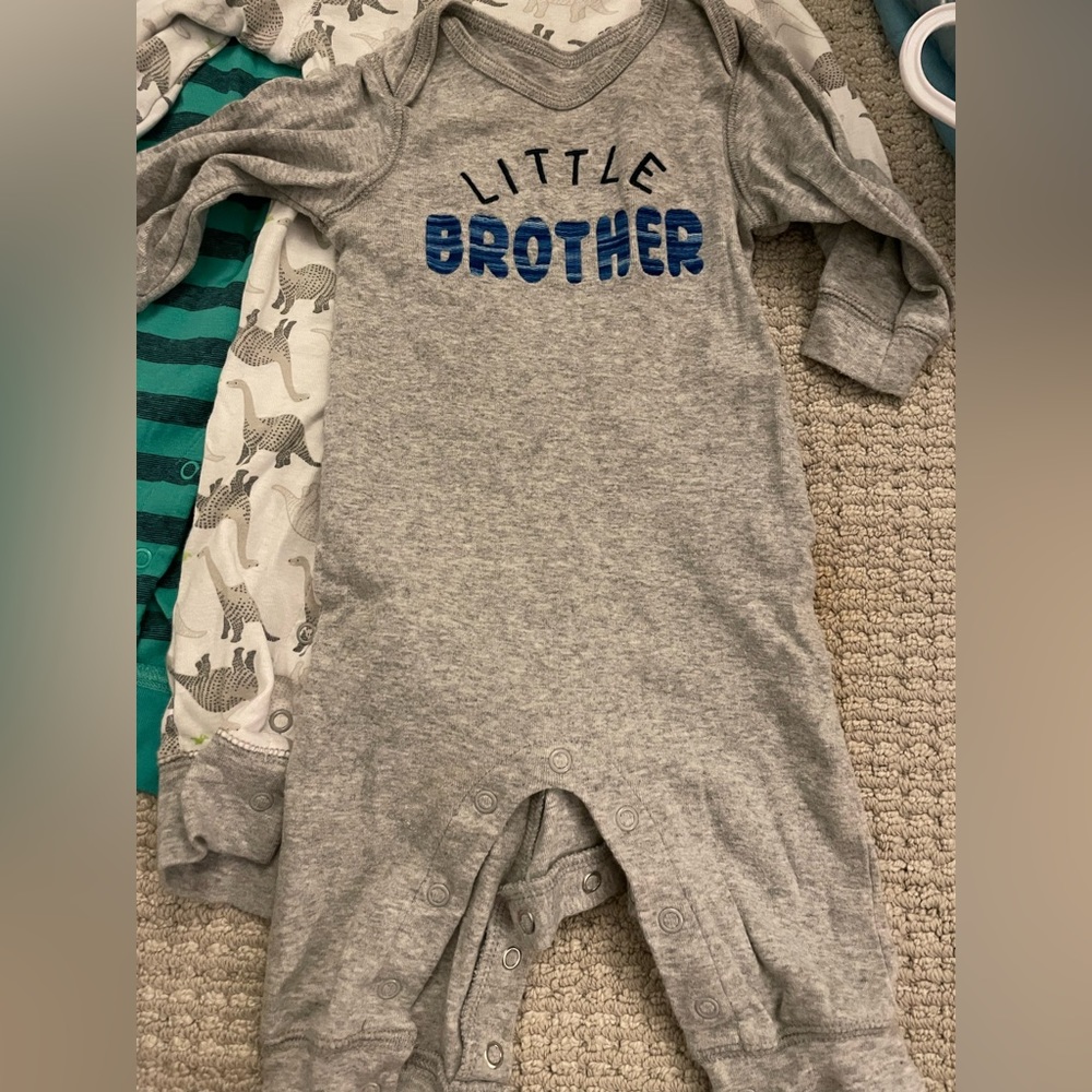 Simplejoy by Carter’s 3-6M 3 Long Sleeve Onesie - Picture 2 of 7